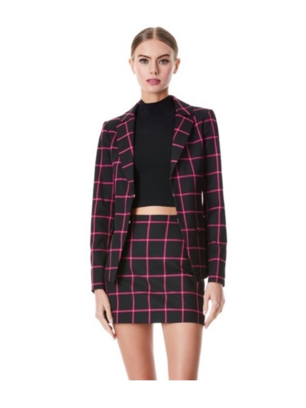 New without tags Alice + Olivia mini skirt. Size 4. No flaws